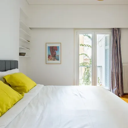 Spacious Downtown Athen